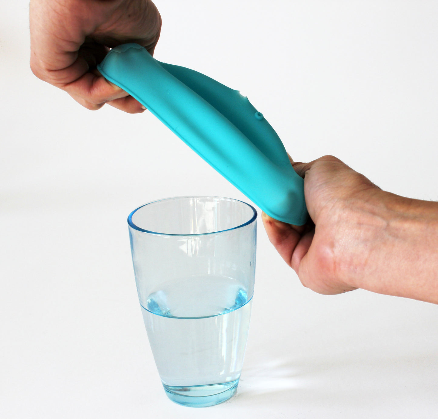 KID Blues – Spill-Proof Stretch Covers for Any Cup (3-Pack)